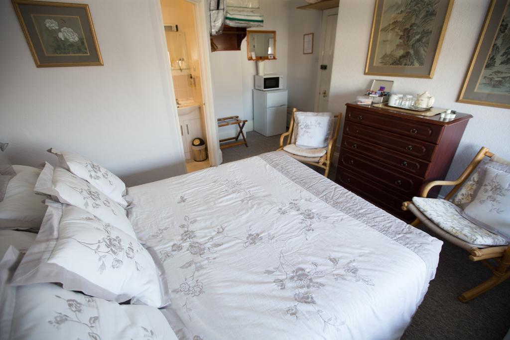 Rosemead Guest House Horley Room photo