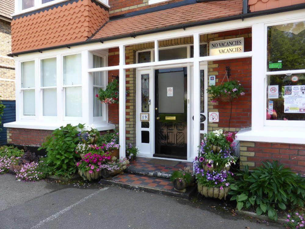 Rosemead Guest House Horley Exterior photo