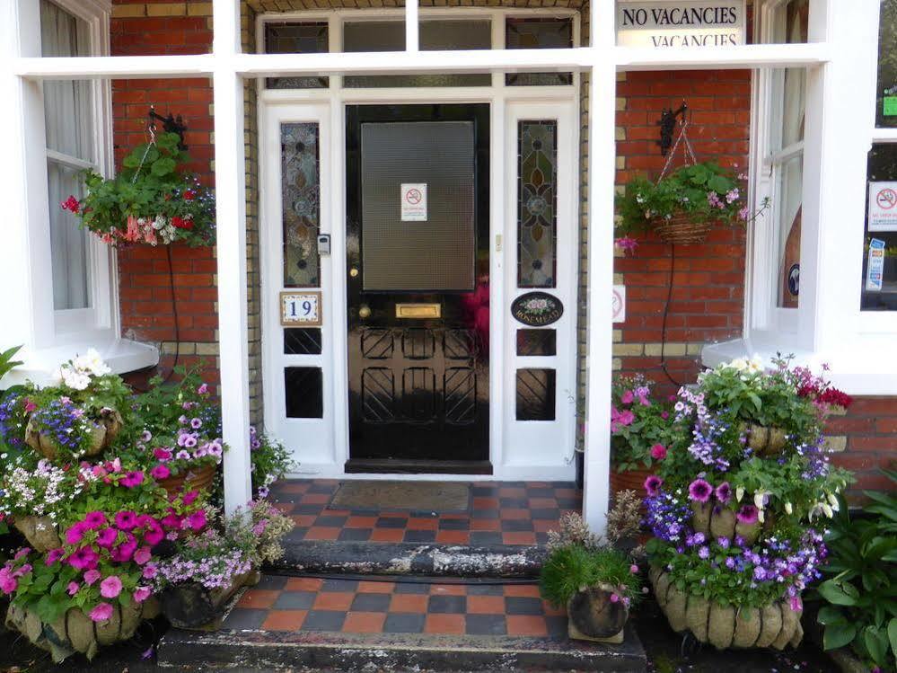 Rosemead Guest House Horley Exterior photo
